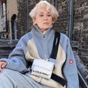 Meet your Posher, Esmerelda